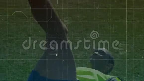 足球运动员打球的网络连接点视频的预览图