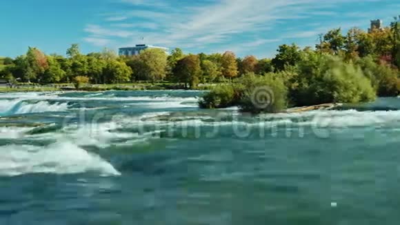广角全景图片尼亚加拉大瀑布在美国受欢迎的旅游旅行在远处可以看到视频的预览图