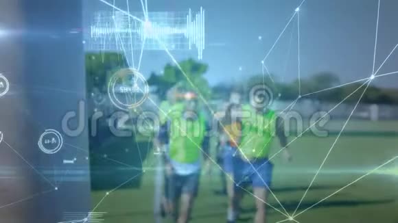 与足球队训练的网络连接视频的预览图