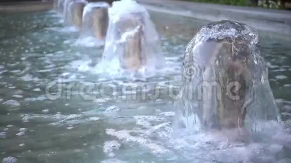 水池喷泉视频的预览图