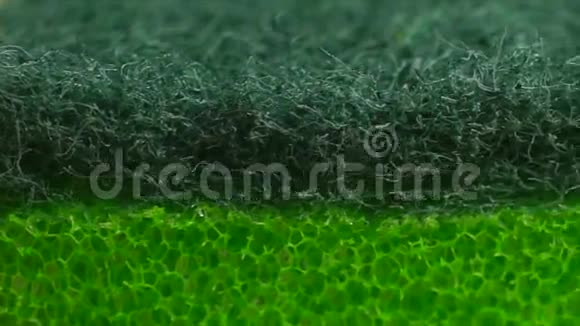 绿色洗碗海绵宏观视频视频的预览图