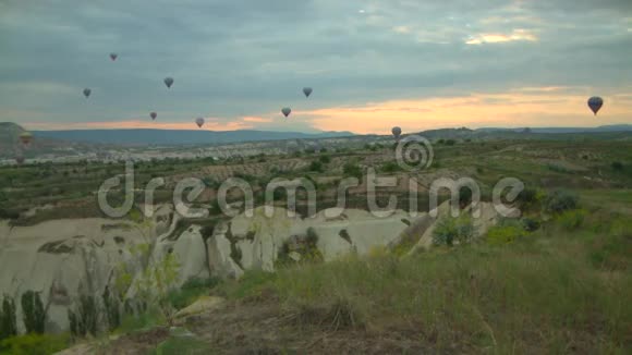 土耳其卡帕多西亚热气球视频的预览图