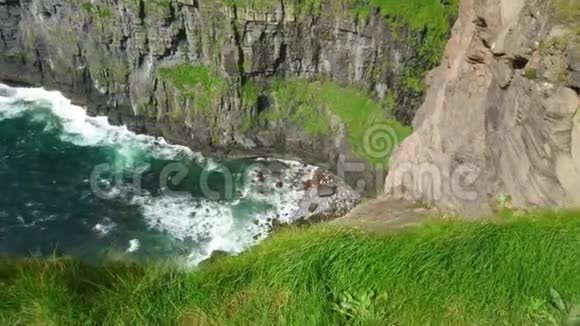爱尔兰著名的摩赫悬崖视频的预览图