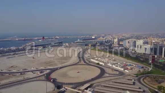 迪拜高速公路迪拜世界岛屿的空中景观这些岛屿打算与旅馆一起开发视频的预览图