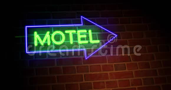 霓虹灯汽车旅馆标志显示汽车旅馆的住宿位置4k视频的预览图