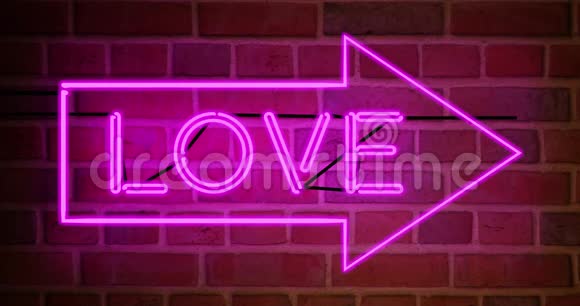 入口上方的霓虹灯爱情标志是夜总会或按摩广告视频的预览图