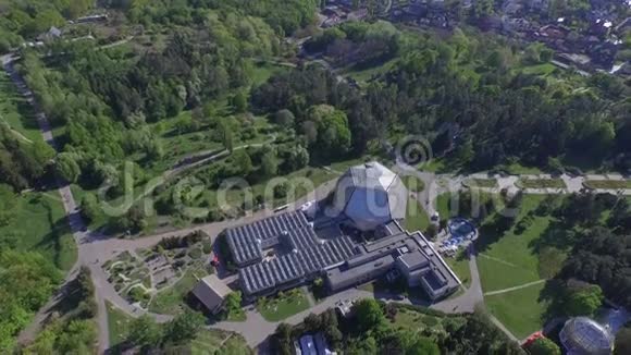 乌克兰基辅植物园空中观景录像4k视频的预览图
