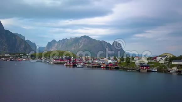 挪威哈姆诺伊村的鸟瞰图视频的预览图