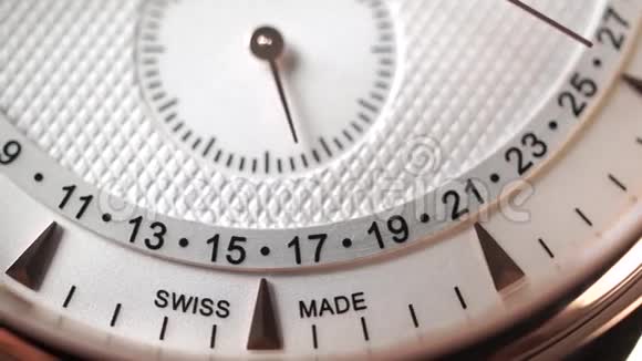 瑞士制造的计时表移动秒针慢镜头大娃娃镜头视频的预览图