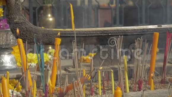 泰国曼谷烧香和蜡烛视频的预览图