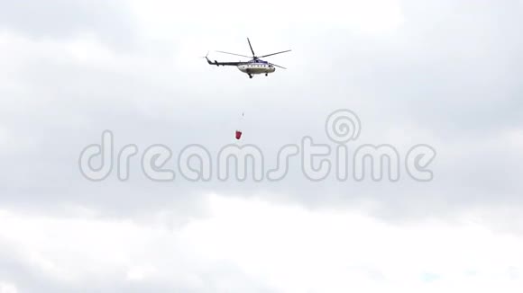 4K火力监视直升机视频的预览图