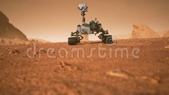 红色星球上的一辆路虎高度详细的3D动画好奇号火星漫游者视频的预览图