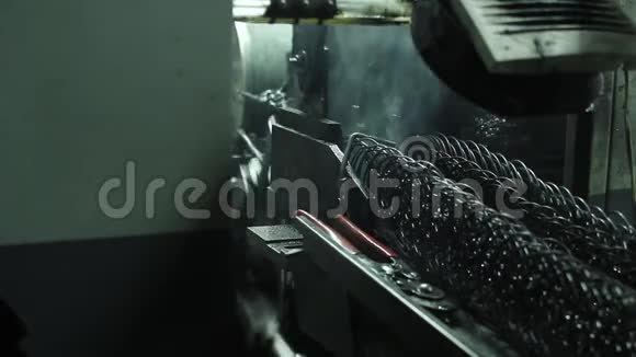 软垫家具钢架生产工艺视频的预览图