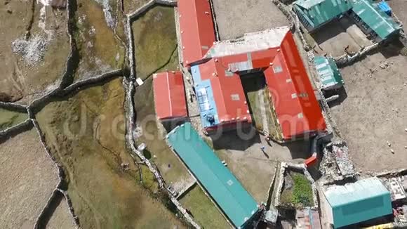 珠穆朗玛峰巴塞坎特旅景泰国尼泊尔无人机录像视频的预览图