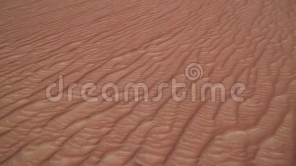 美丽的多色沙子在阿拉伯联合酋长国RubalKhali沙漠股票录像视频的预览图