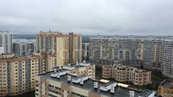 圣彼得堡高层住宅的全景视频的预览图