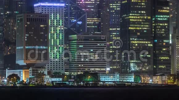 香港的夜景与维多利亚港的倒影视频的预览图