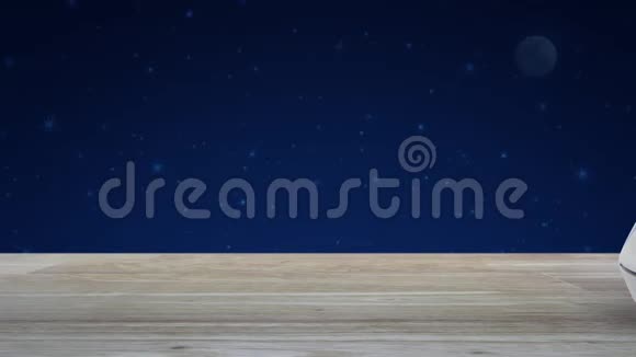 用无线电脑鼠标在木制桌子上邮寄平面图标覆盖梦幻夜空和月亮商务联系我们的概念视频的预览图