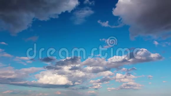 天空和云彩视频的预览图