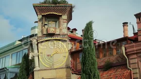 格鲁吉亚第比利斯著名的RezoGabriadzeMarionette剧院钟楼在旧城第比利斯木偶剧院博物馆视频的预览图