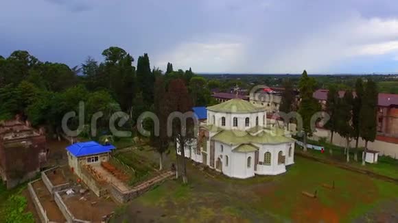 兰达大教堂的空中景观视频的预览图