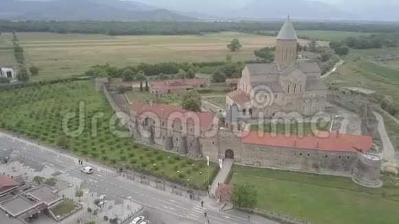 鸟瞰阿拉维迪修道院是格鲁吉亚最大的圣物之一位于卡赫蒂地区视频的预览图