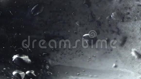 空的磨砂玻璃在旋转视频的预览图