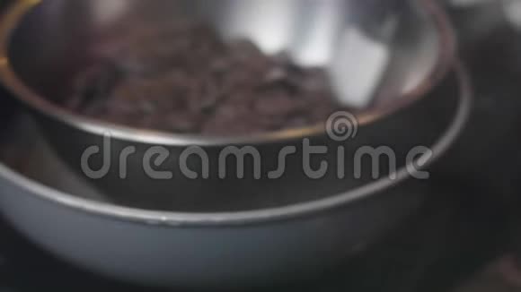 巧克力标识室巧克力生产巧克力工厂视频的预览图