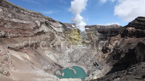 堪察加景观火山口活动戈雷利火山火山富马活动的景观视频的预览图