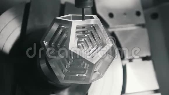 工厂机器上三维零件的制作视频的预览图