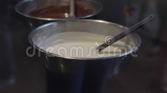 巧克力标识室巧克力生产巧克力工厂视频的预览图