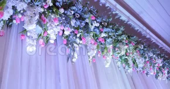 婚礼背景与花饰视频的预览图