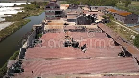 意大利奥贝泰洛被毁房屋的红色屋顶视频的预览图