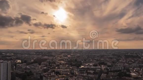 时光流逝柏林全景从37楼在风景如画的日落视频的预览图