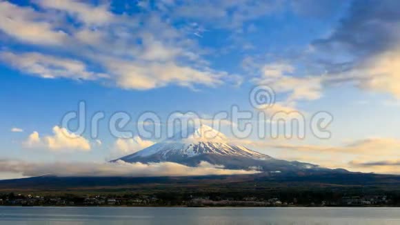 4的时间推移滚动云山日本日落富士山视频的预览图