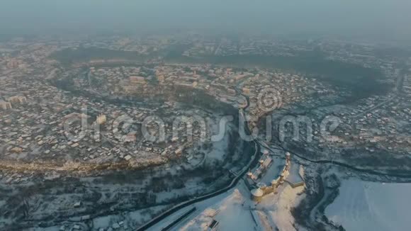 乌克兰卡米安涅茨波迪尔斯基冬季旧堡垒的鸟瞰图视频的预览图