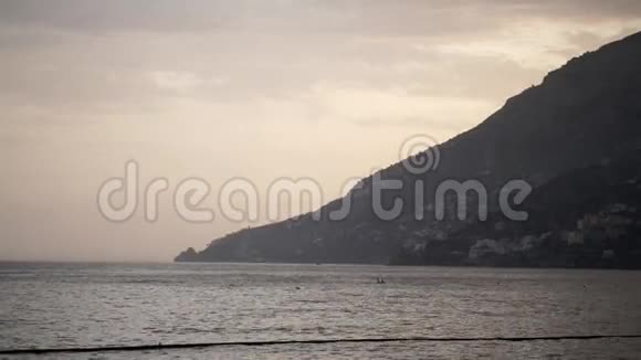 意大利阿马尔菲海岸日落视频的预览图