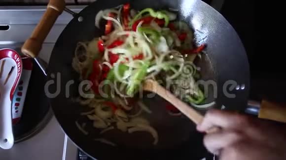 蔬菜被切碎了视频的预览图