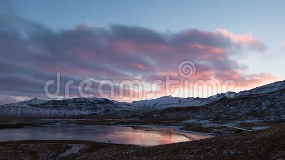 冰岛云和山的时间流逝视频的预览图