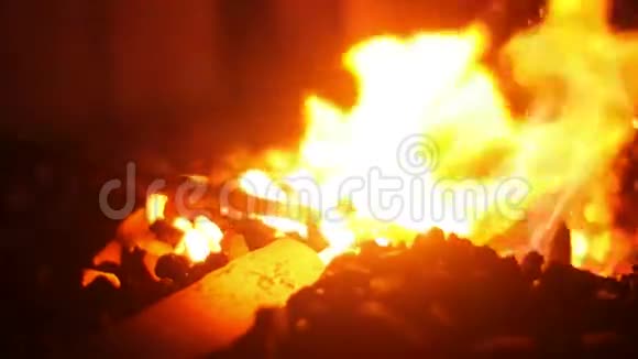 铁匠工场火焰燃烧视频的预览图