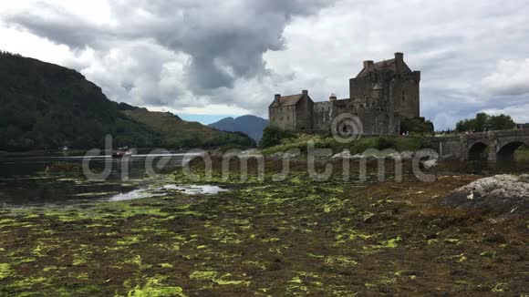 4K超高清苏格兰美丽的艾琳多南城堡视频的预览图