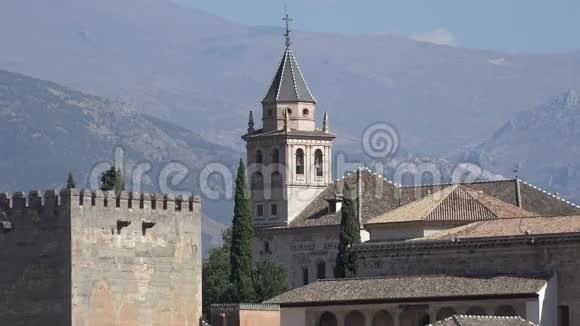 西班牙城堡钟楼视频的预览图