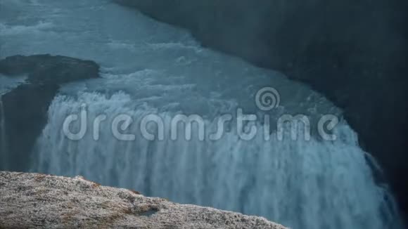 冰岛巨大瀑布视频的预览图