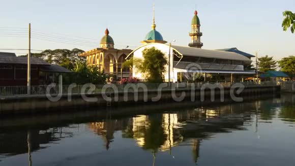 泰国曼谷DarulMuttakin清真寺视频的预览图