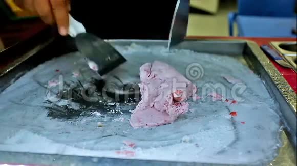 多德玛冰淇淋和水果视频的预览图