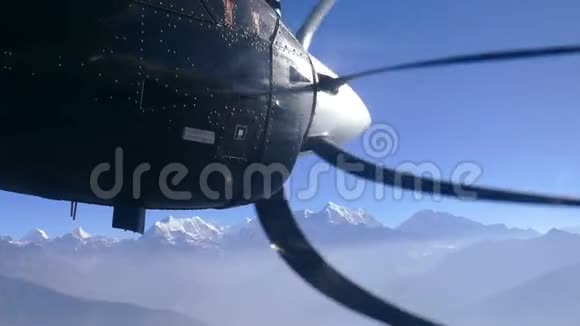 飞机飞行螺旋桨喜马拉雅山4k视频的预览图