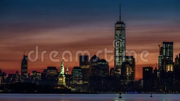曼哈顿下城自由塔和自由女神像的时间流逝视频的预览图