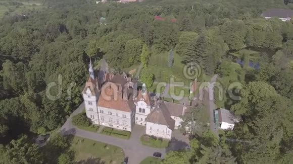 飞过乌克兰的神伯恩城堡视频的预览图