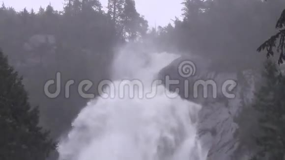 加拿大香农瀑布视频的预览图
