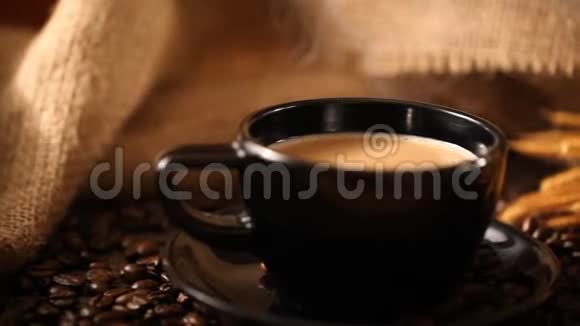 咖啡和面包加咖啡豆视频的预览图